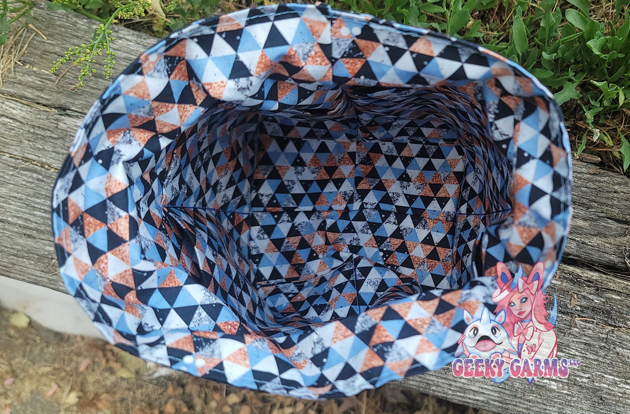 RETAIL Glitter Triangles