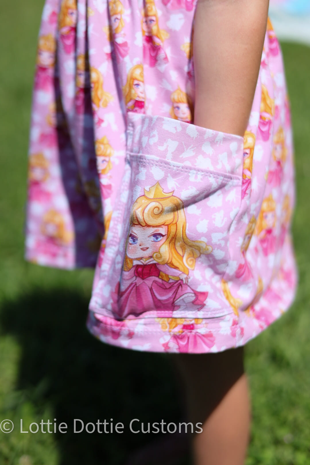RETAIL PANEL Briar Rose