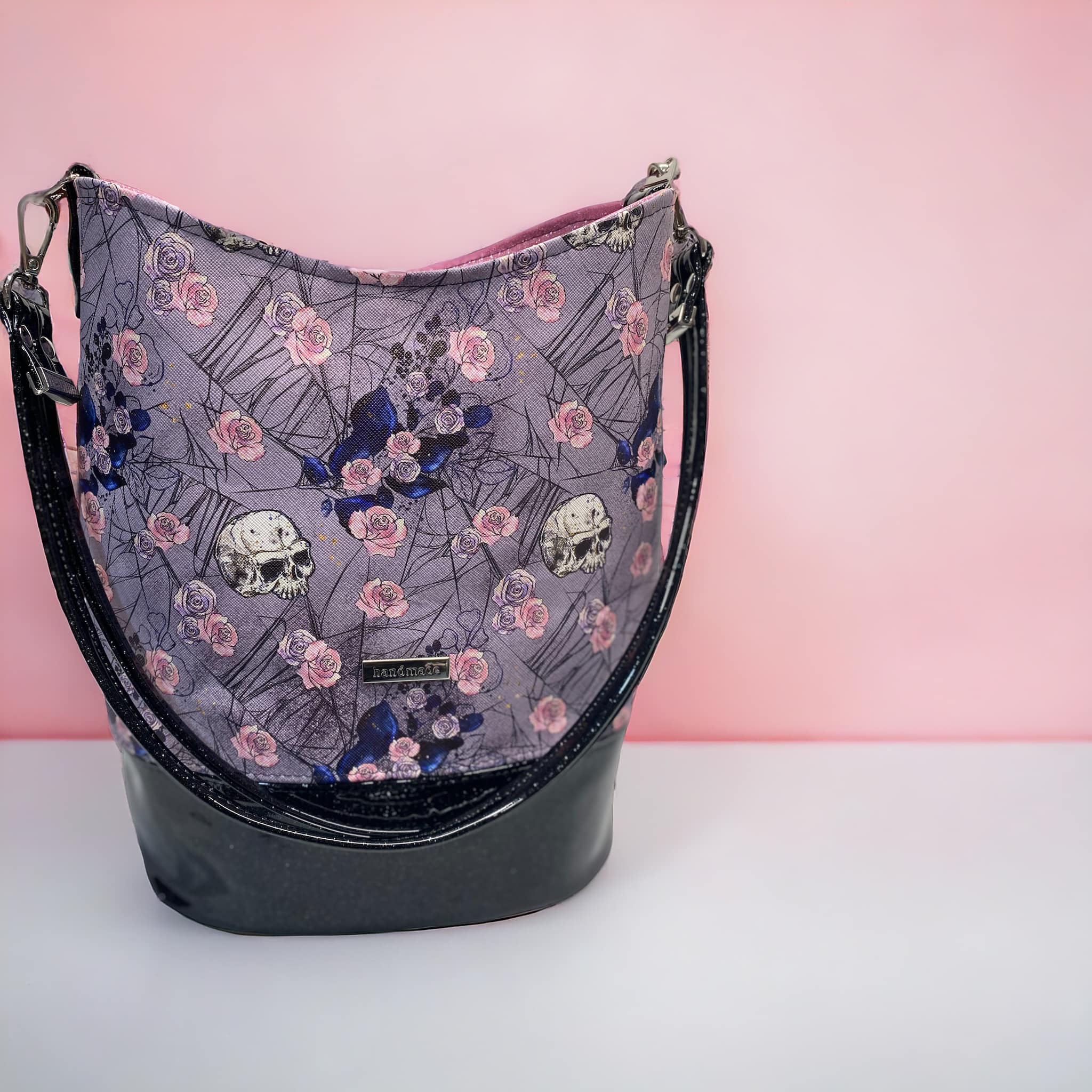 RETAIL Skulls & Flowers