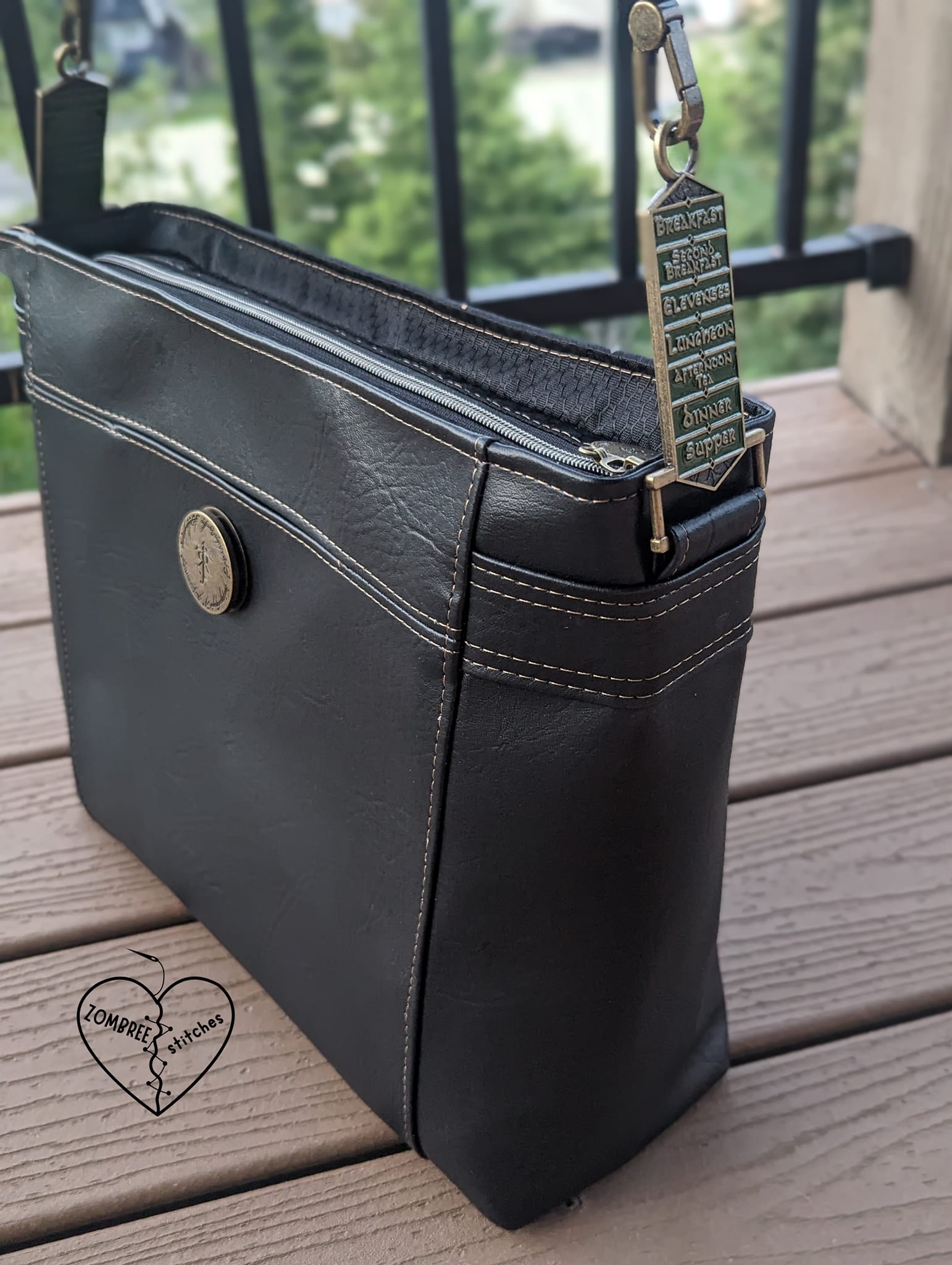 RETAIL STRAP CONNECTOR Meal Time (w/Enamel)