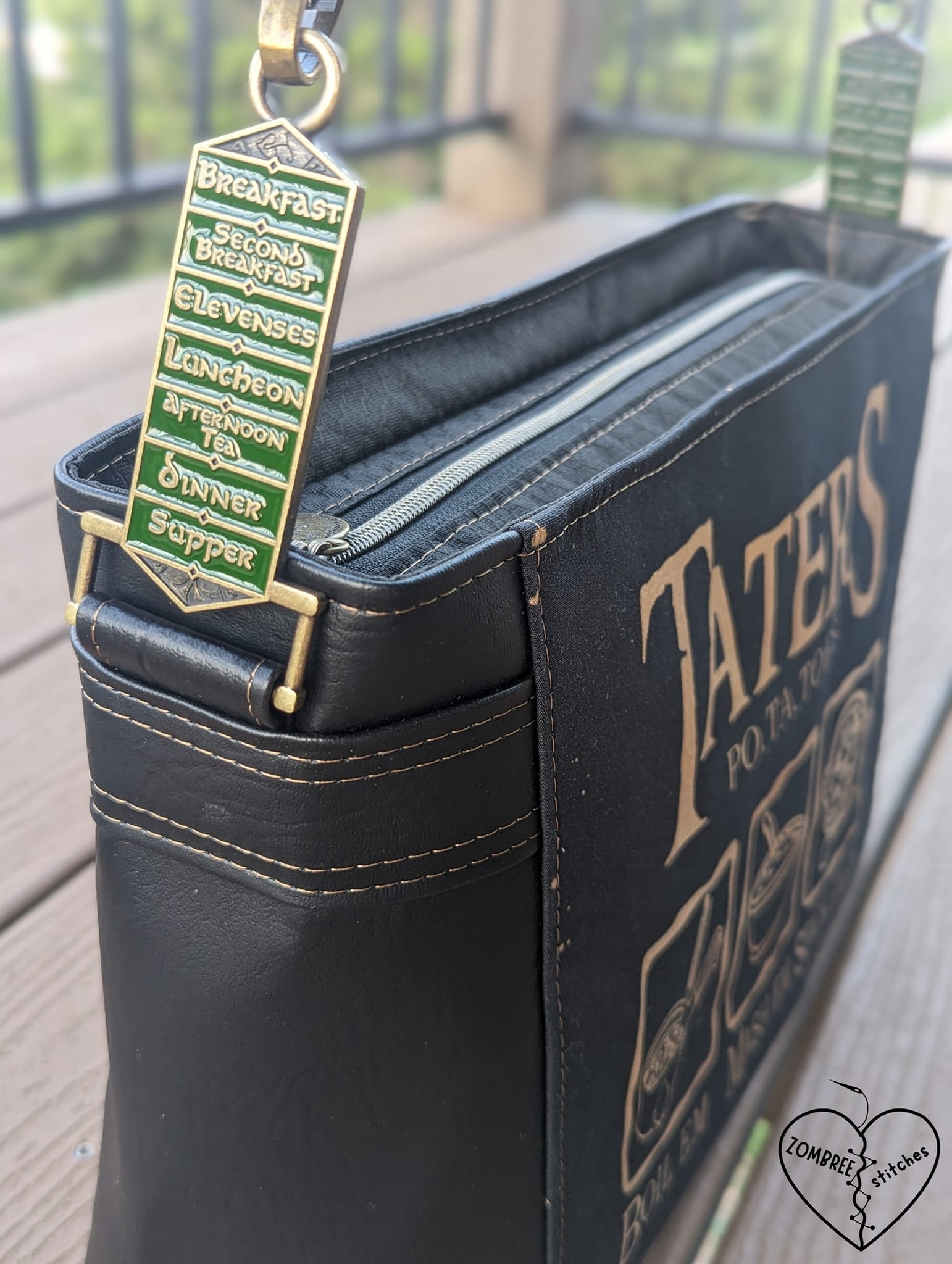 RETAIL STRAP CONNECTOR Meal Time (w/Enamel)