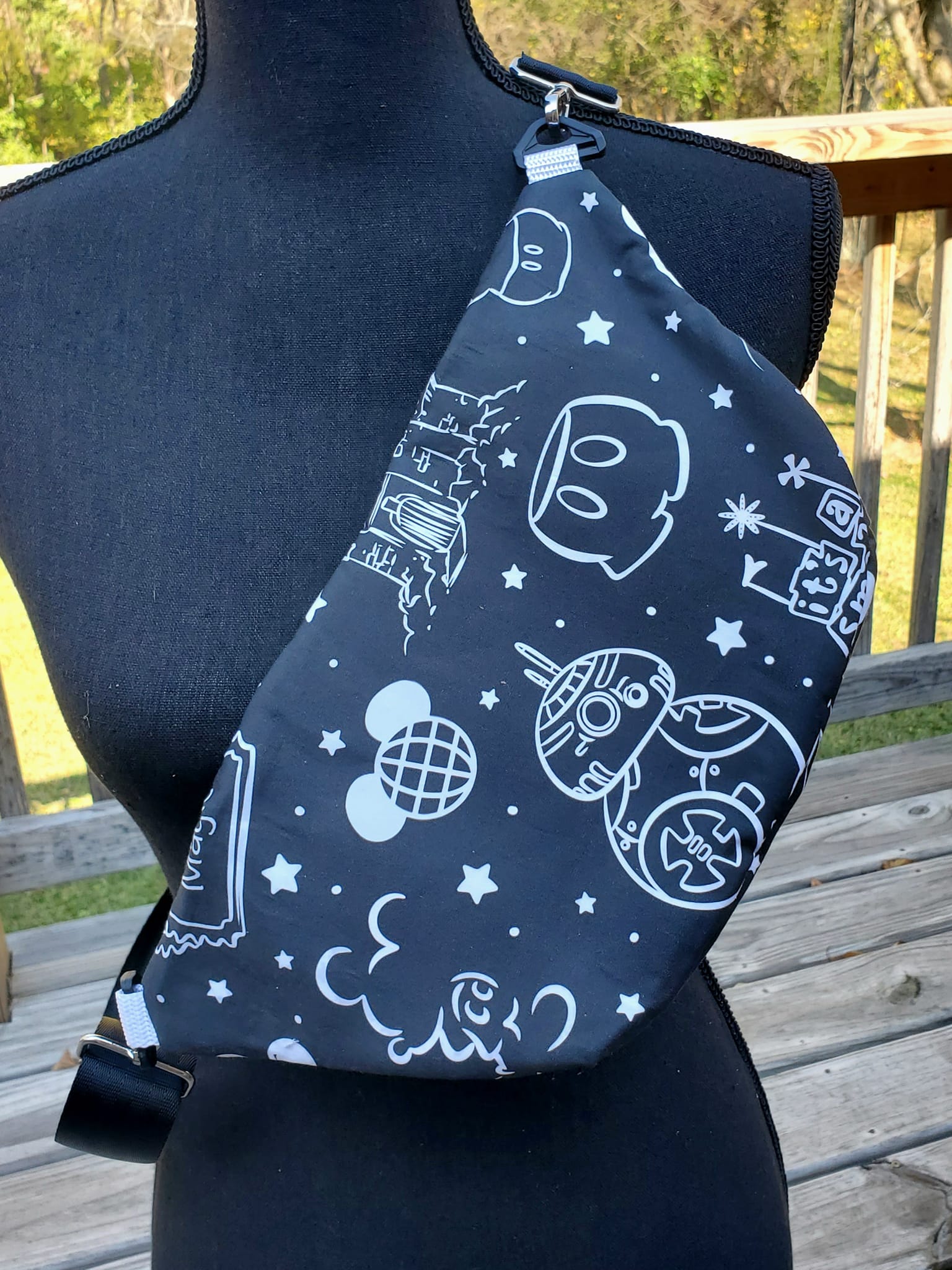 RETAIL Worlds Line (Black)