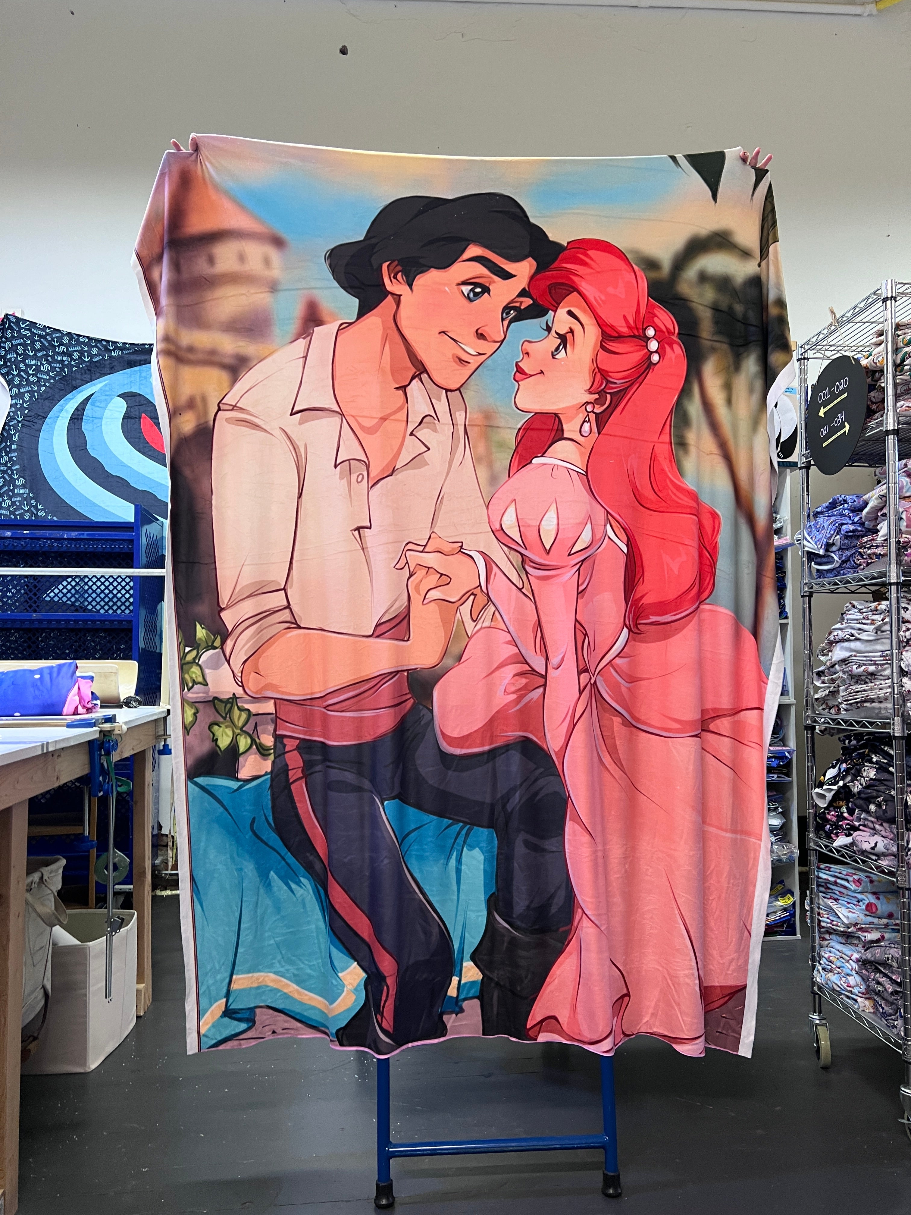 RETAIL BLANKET TOPPER Kiss the Girl