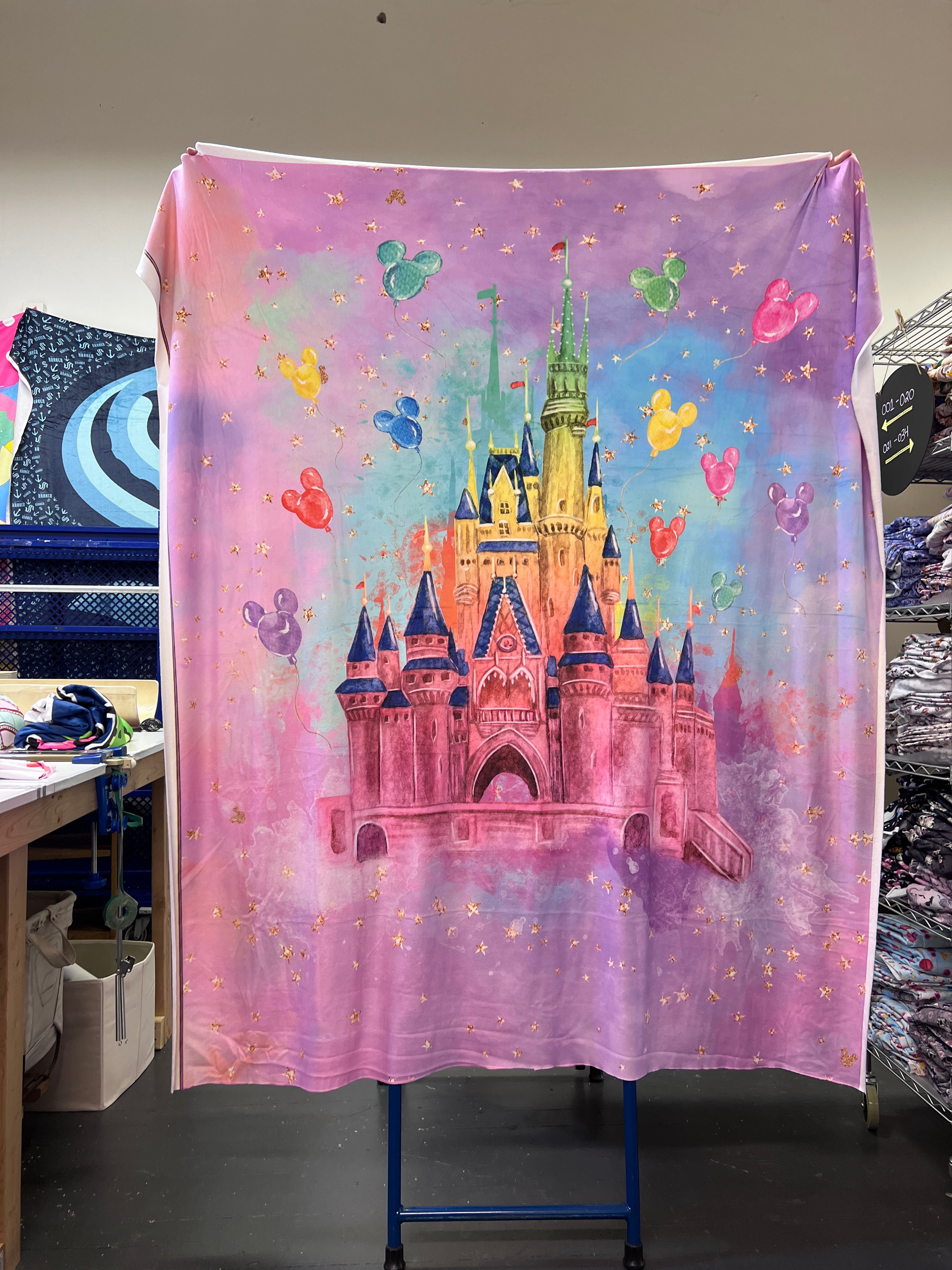 RETAIL BLANKET TOPPER Rainbow Kingdom
