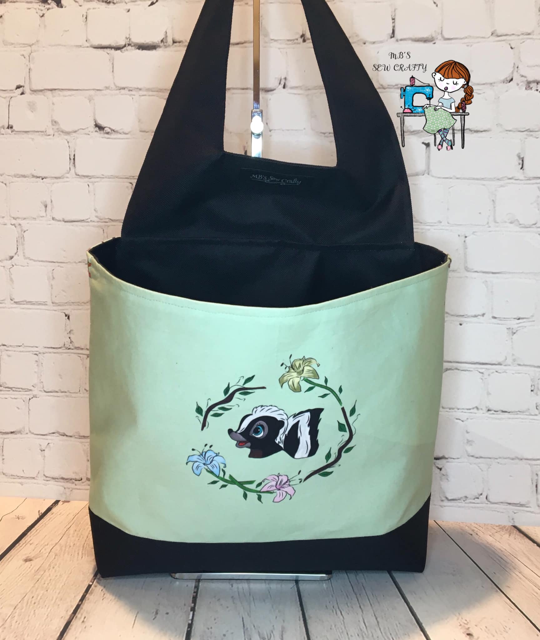 RETAIL PANEL Spring Time Skunk
