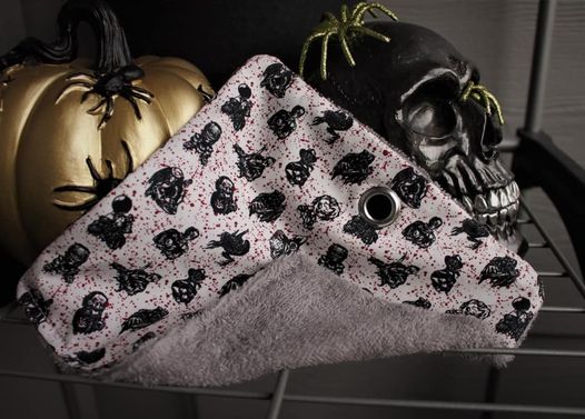 RETAIL Scary Movies White