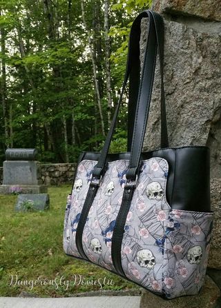 RETAIL Skulls & Flowers