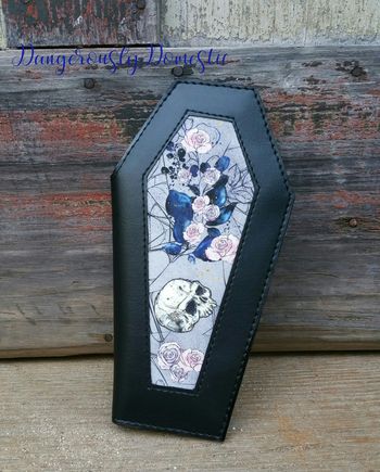 RETAIL Skulls & Flowers