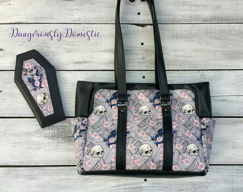 RETAIL Skulls & Flowers
